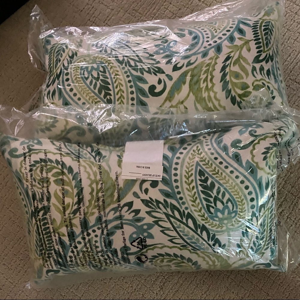 Decorative pillows